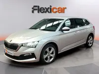 Usado Skoda Scala Active 95 CV (69 kW) 2021 Gris Utilitario