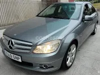Usado Mercedes C200 Avantgarde 136 CV (100 kW) 2009 Gris / plata Berlina