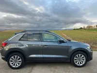 Usado VW T-Roc Advance 150 CV (110 kW) 2022 Gris / plata SUV