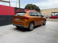 Usado Skoda Kamiq Ambition 90 CV (66 kW) 2022 Naranja SUV