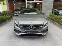 Usado Mercedes A180 AMG line 122 CV (89 kW) 2016 Gris / plata Berlina