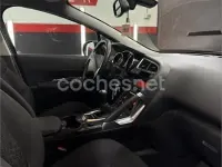 Usado Peugeot 3008 Active 120 CV (88 kW) 2015 Gris / plata Familiar