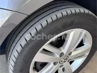 Usado VW Touran Advance 140 CV (102 kW) 2013 Gris / plata Monovolumen