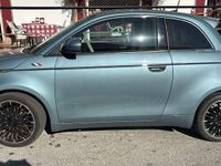 Usado Fiat 500e La Prima 86 kW (118 CV) 2021 Gris Utilitario