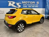 Usado Kia Stonic Plus 101 CV (74 kW) 2021 Amarillo SUV