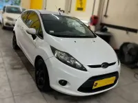 Usado Ford Fiesta Trend 82 CV (60 kW) 2010 Blanco Utilitario