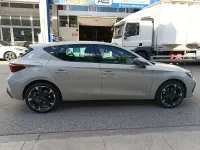 Usado Cupra Leon 150 CV (110 kW) 2025 Gris / plata Berlina
