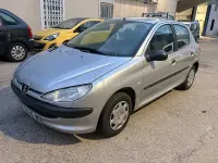 Usado Peugeot 206 60 CV (44 kW) 1999 Gris / plata Utilitario