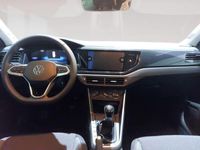 Usado VW Polo 95 CV (69 kW) 2024 Plateado Berlina