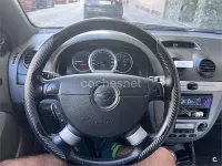Usado Chevrolet Nubira SX 109 CV (80 kW) 2006 Gris / plata Familiar