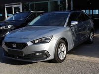Usado Seat Leon Style 110 CV (80 kW) 2022 Gris / plata Berlina
