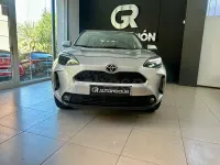 Usado Toyota Yaris 125 CV (91 kW) 2023 Gris / plata Utilitario