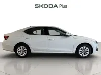 Usado Skoda Octavia Selection 150 CV (110 kW) 2025 Blanco