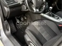 Usado Peugeot 308 Allure 120 CV (88 kW) 2016 Gris / plata Berlina