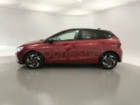 Usado Hyundai i20 100 CV (73 kW) 2022 Granate Utilitario