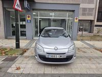 Usado Renault Mégane III Dynamique 106 CV (77 kW) 2010 Plateado Utilitario