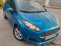 Usado Ford Fiesta 100 CV (73 kW) 2014 Azul Utilitario