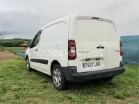 Usado Peugeot Partner Tepee Access 100 CV (73 kW) 2016 Blanco Monovolumen