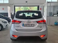 Usado Hyundai ix20 Comfort 77 CV (56 kW) 2011 Gris / plata Utilitario