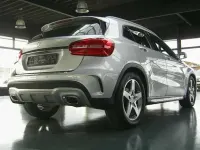 Usado Mercedes GLA180 122 CV (89 kW) 2016 Plateado SUV