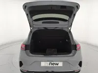 Usado Renault Clio V Techno 100 CV (73 kW) 2025 Gris Berlina
