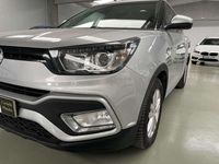 Usado Ssangyong (KGM) XLV Limited 116 CV (85 kW) 2017 Plateado SUV