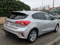 Usado Ford Focus Titanium 120 CV (88 kW) 2021 Gris / plata Berlina
