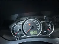 Usado Toyota Yaris Active 99 CV (72 kW) 2016 Azul Berlina