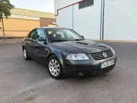 Usado VW Passat Advance 130 CV (95 kW) 2003 Gris / plata Familiar