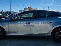 Usado Volvo V40 120 CV (88 kW) 2017 Azul Berlina