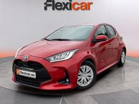 Usado Toyota Yaris Hybrid Active 116 CV (85 kW) 2023 Rojo Berlina