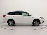 Usado Mitsubishi Outlander P-HEV Motion 224 CV (164 kW) 2020 Blanco SUV