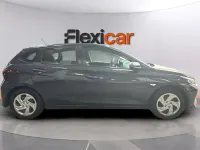 Usado Hyundai i20 84 CV (61 kW) 2022 Gris Utilitario