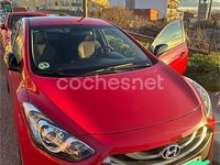 Käytetty Hyundai i30 110 HP (80 kW) 2014 Punainen Sedan