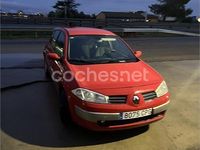 Usado Renault Mégane II Dynamique 80 CV (58 kW) 2002 Rojo Berlina