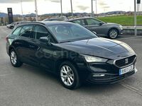 Usado Seat Leon Reference 115 CV (84 kW) 2022 Negro Familiar