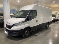 Begagnad Iveco Daily 162 HK (119 kW) 2022 Vit Sedan