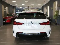 Usado BMW 118 Comfort Edition 150 CV (110 kW) 2024 Blanco Berlina