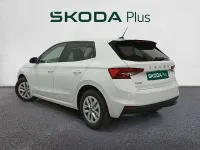 Usado Skoda Fabia Selection 95 CV (69 kW) 2026 Blanco Utilitario