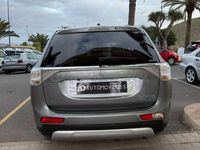 Usado Mitsubishi Outlander P-HEV Motion 203 CV (149 kW) 2015 Gris / plata SUV