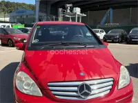 Usado Mercedes B180 109 CV (80 kW) 2006 Rojo Monovolumen