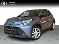 Usado Toyota Aygo X Play 72 CV (52 kW) 2025 Gris / plata SUV