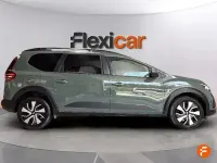 Usado Dacia Jogger Expression 100 CV (73 kW) 2025 Verde Monovolumen