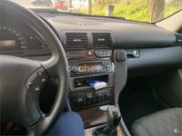 Käytetty Mercedes C200 Classic 116 HP (85 kW) 2004 Musta Sedan