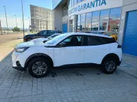 Usado Peugeot 2008 Active 110 CV (80 kW) 2022 Blanco SUV