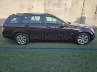 Usado Mercedes C200 136 CV (100 kW) 2010 Granate Familiar