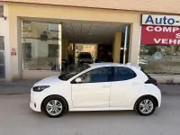 Usado Toyota Yaris Hybrid Business Edition 116 CV (85 kW) 2023 Blanco Berlina