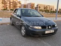 Usado Seat Leon 110 CV (80 kW) 2000 Negro Utilitario