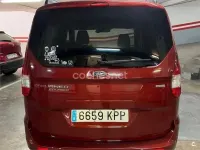 Usado Ford Tourneo Courier Titanium 100 CV (73 kW) 2018 Granate Monovolumen