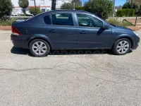 Usado Opel Astra Enjoy 100 CV (73 kW) 2008 Gris / plata Berlina